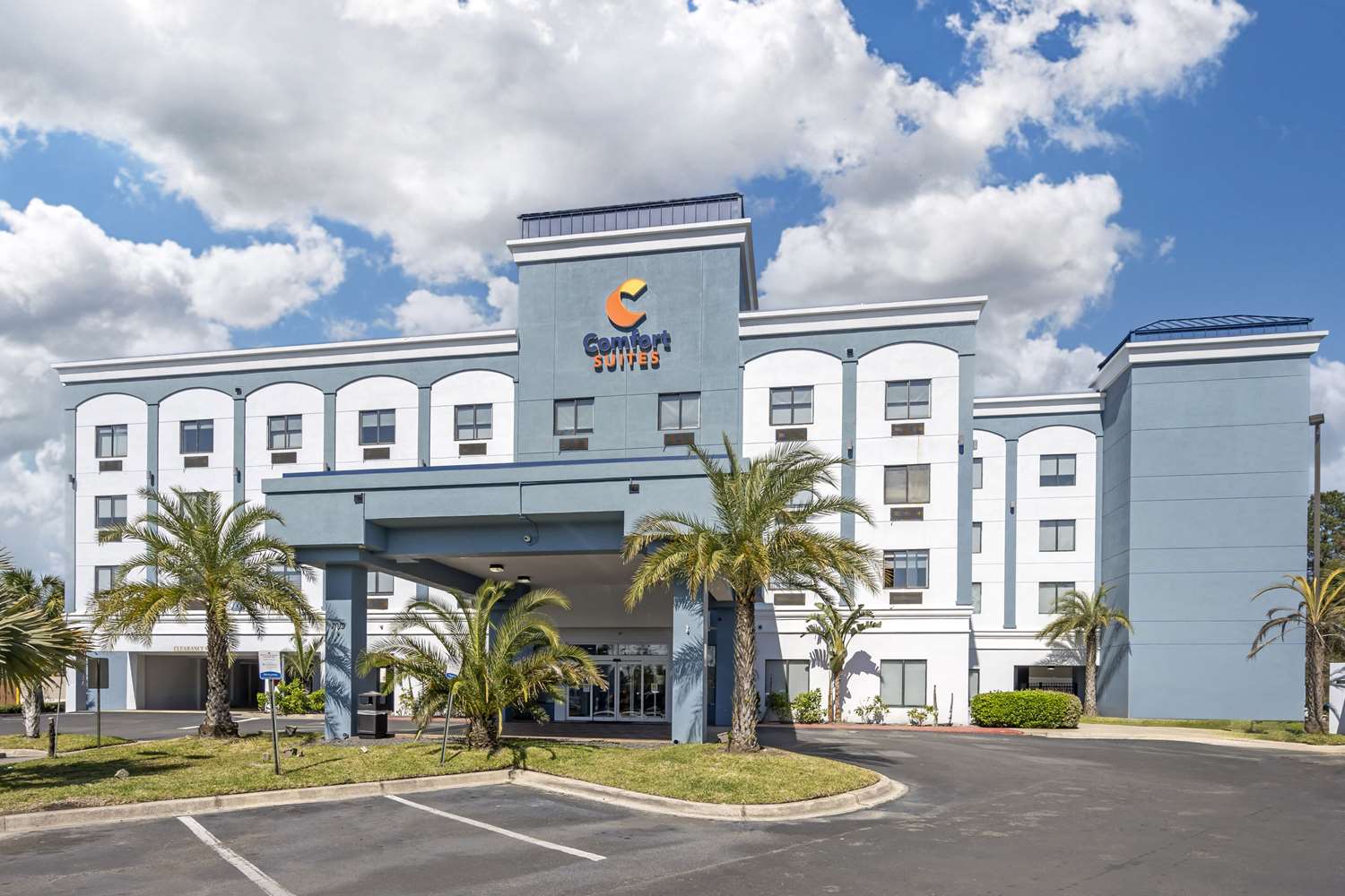 Comfort Suites West Jacksonville, FL 33/35
