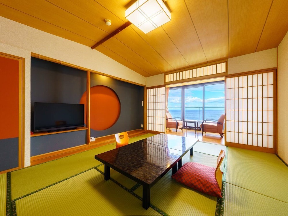 JAPANESE, SEA VIEW
