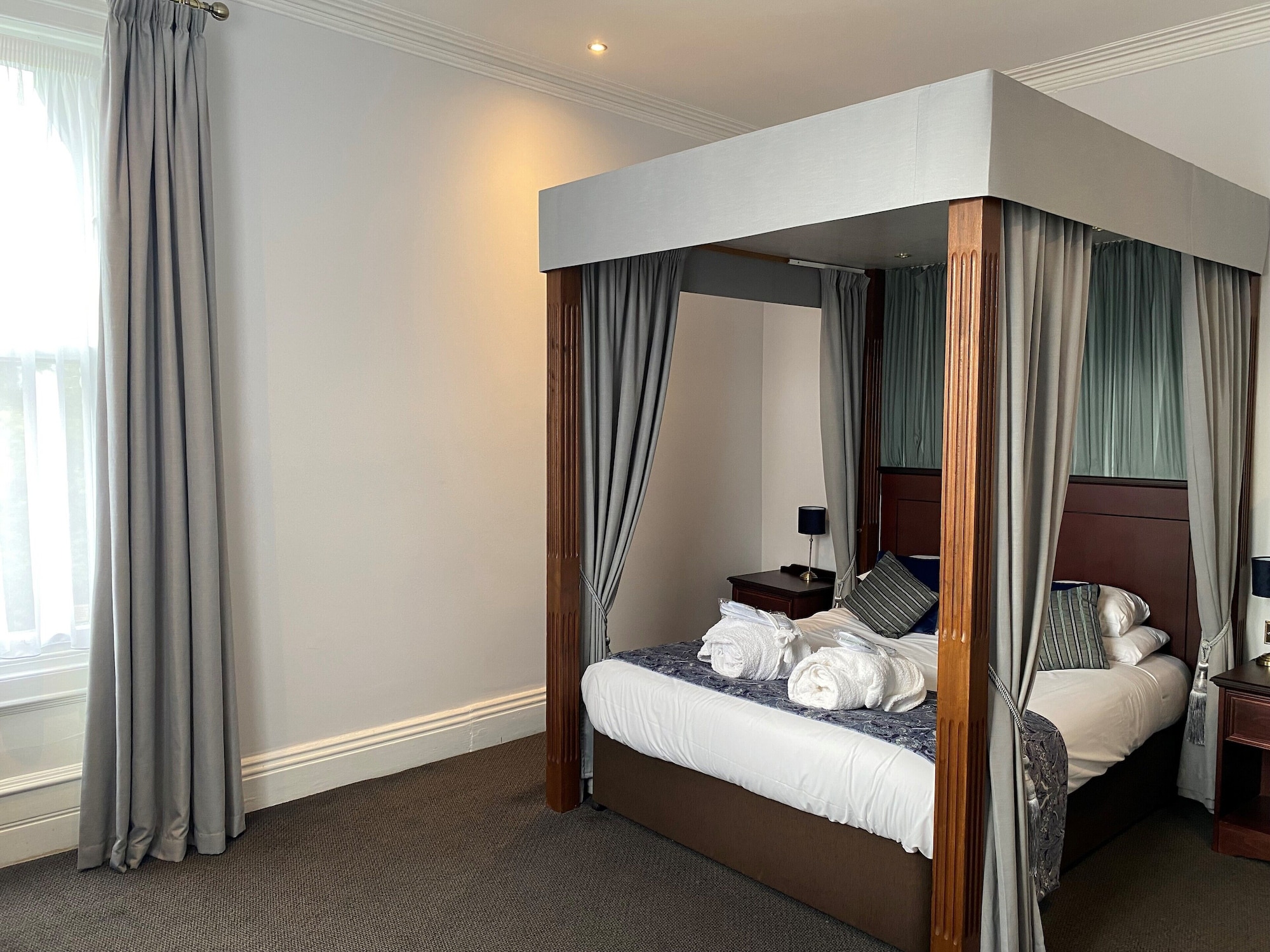 Four Poster, Suite, Double Bed
