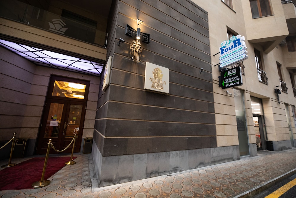 DIAMOND HOUSE HOTEL 4/42