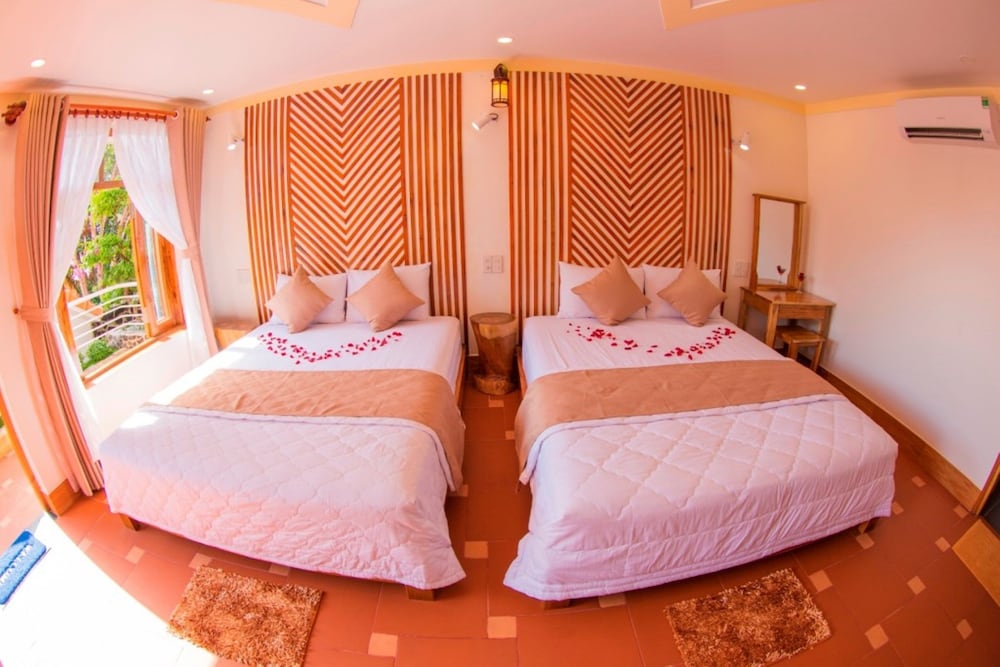 Little Garden Bungalow 22/65