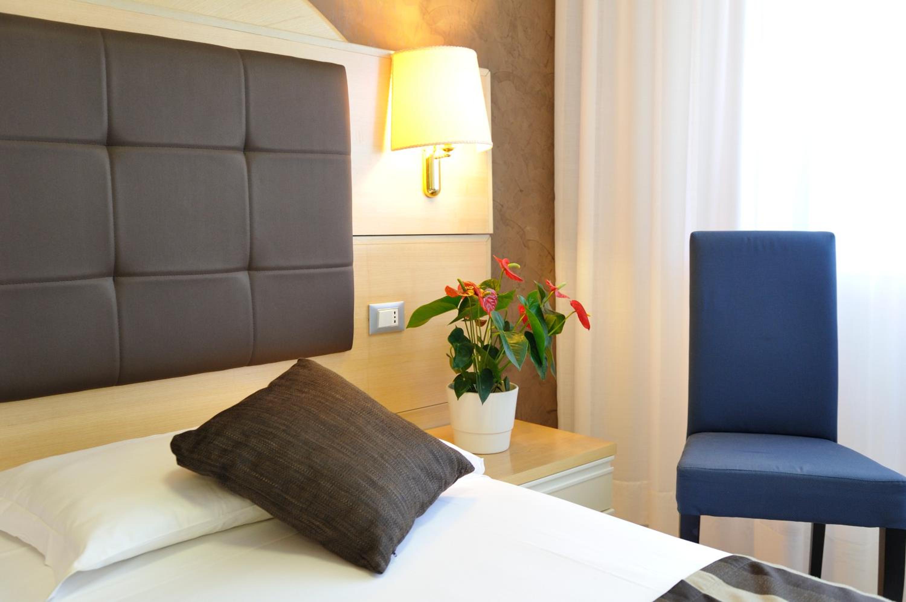 Hotel Eros 30/50