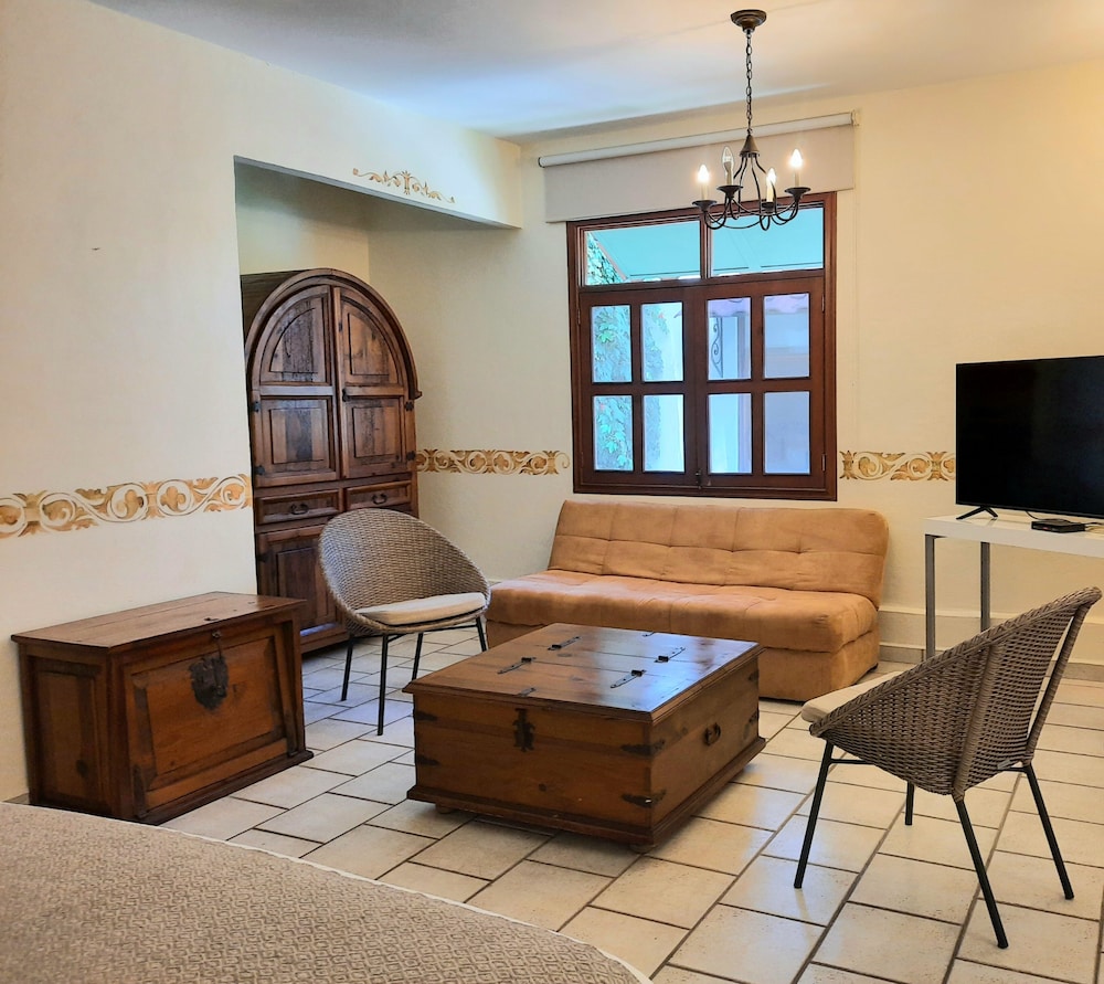 Hotel Boutique Casa los Cantaros 24/50