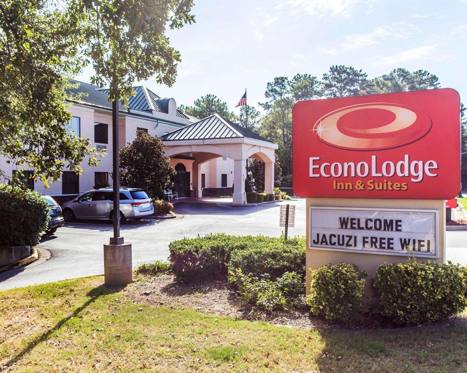 Econo Lodge Inn & Suites Marietta near Dobbins ARB 43/45