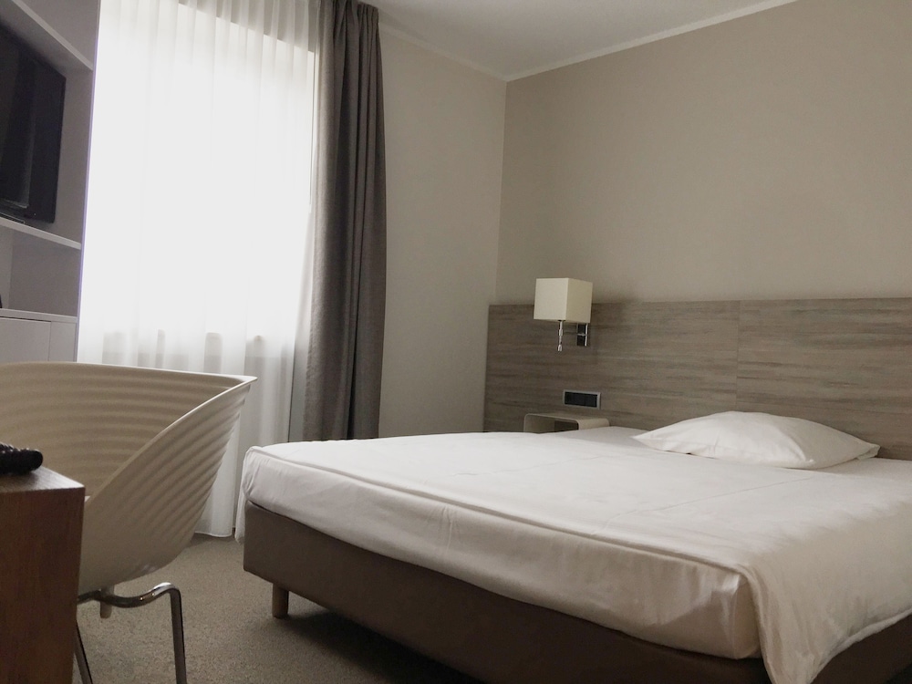 Hotel Schweizer Hof Kassel 8/45