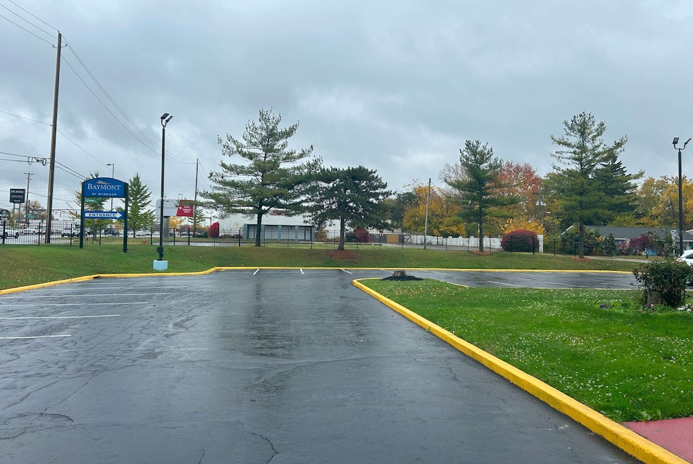 Baymont Inn And Suites By Wyndham Columbus / Near Osu 50/60
