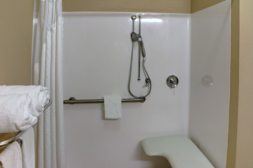 Country Inn & Suites by Radisson, Tyler University Area photo3