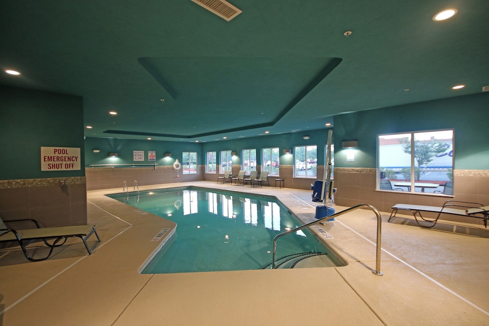 Holiday Inn Express And Suites Charlotte North 23/49