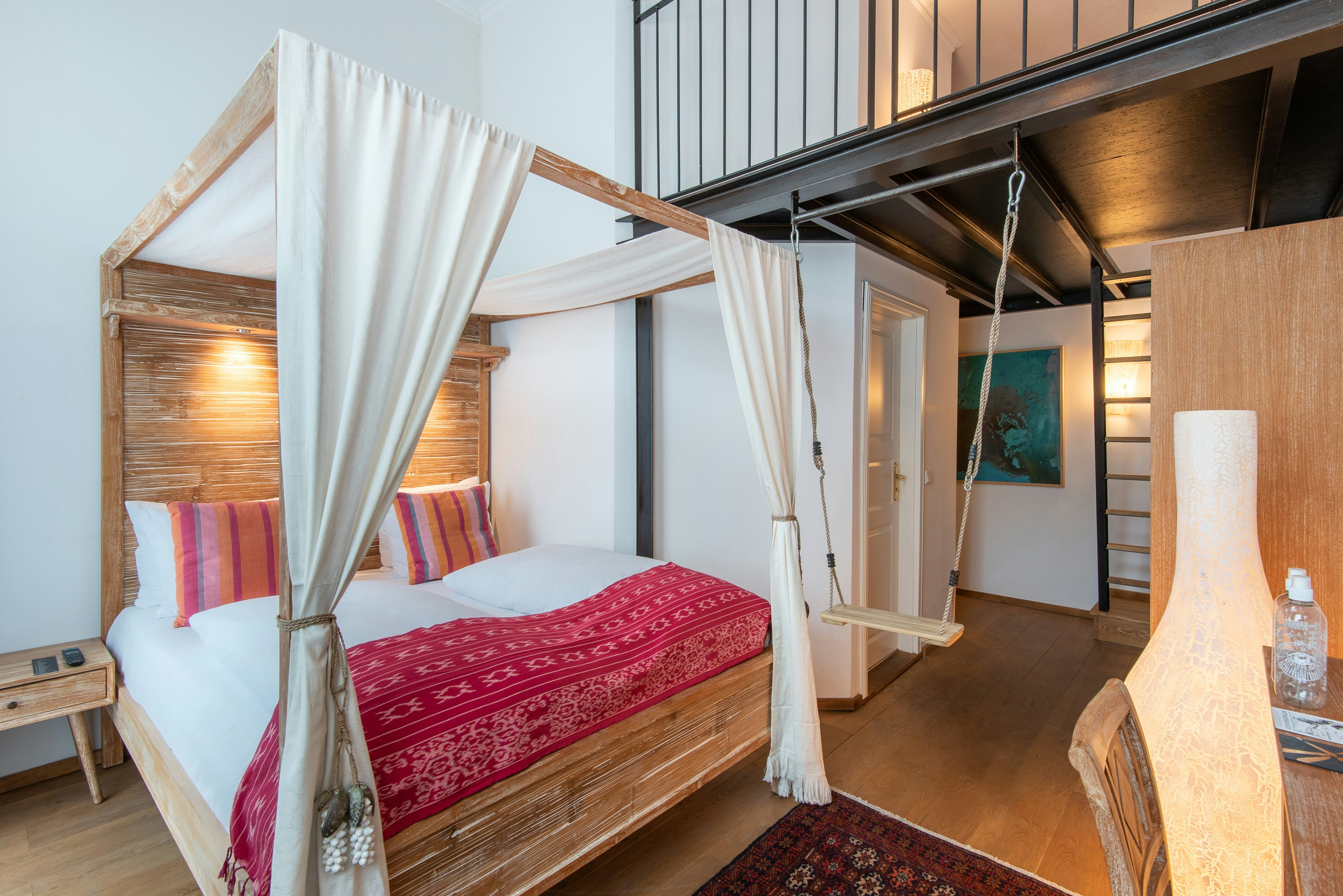LOFT