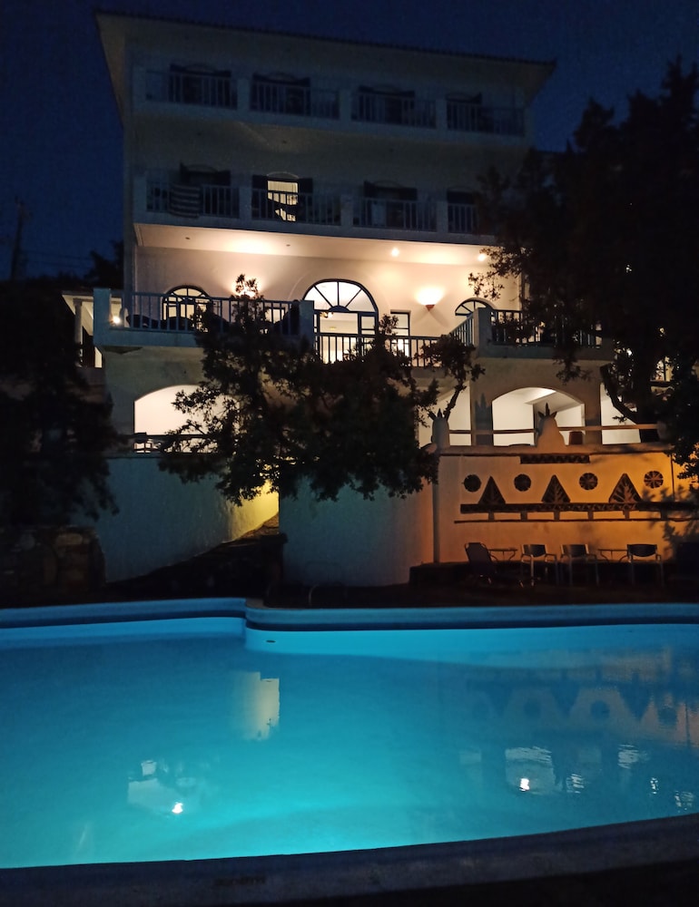 Daidalos Hotel، Chios 1/27