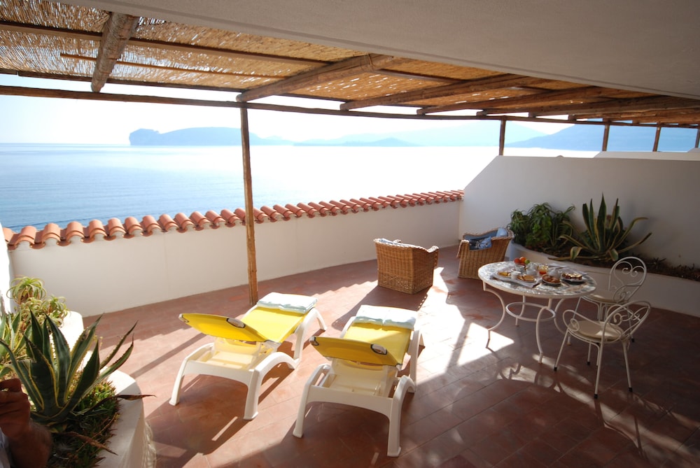 El Faro Hotel 52/73