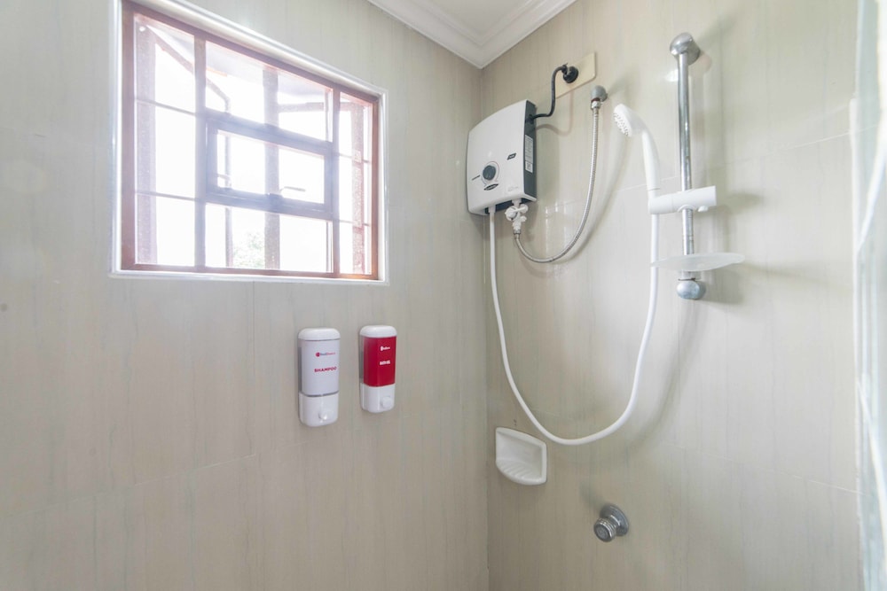 RedDoorz Plus @ Starhomes Olivianville 21/30