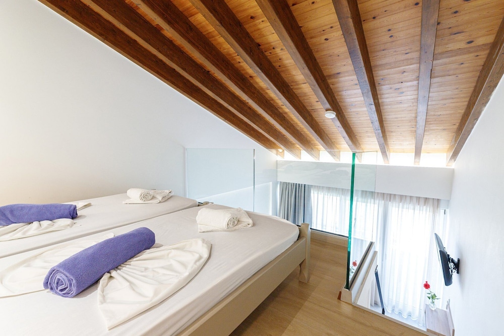 Maisonette, Twin Beds, Beach Front, Sofa