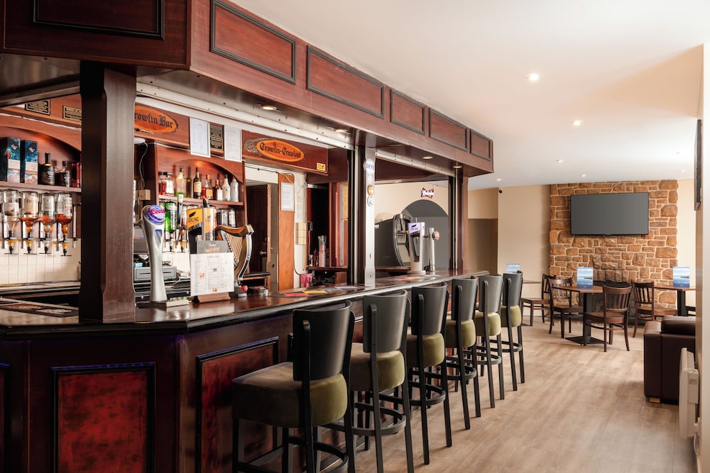 Dunollie Hotel 36/50