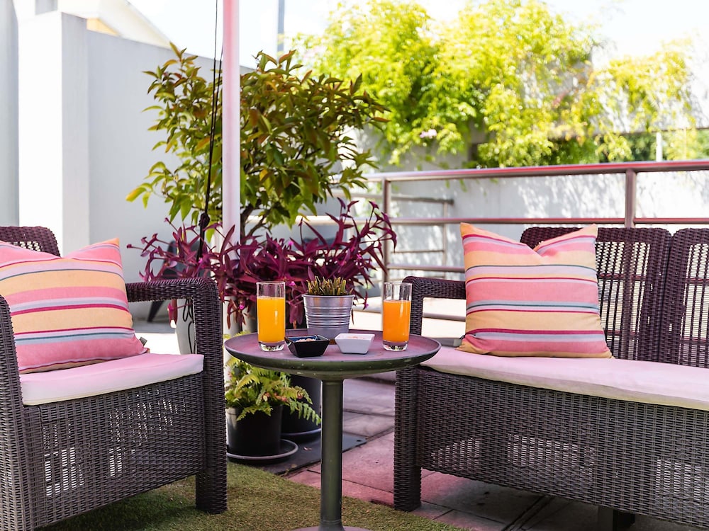Ibis Guimaraes 54/73