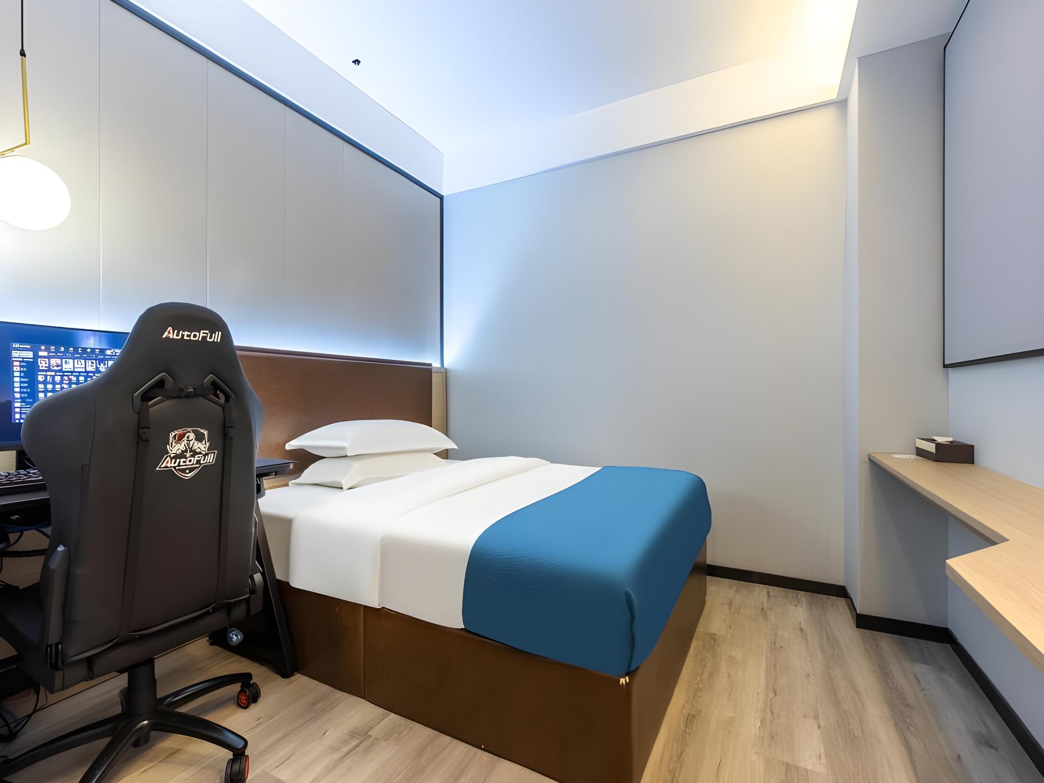 GUEST ROOM, DOUBLE BED, ELECTRONIC CIGARETTE ONLY