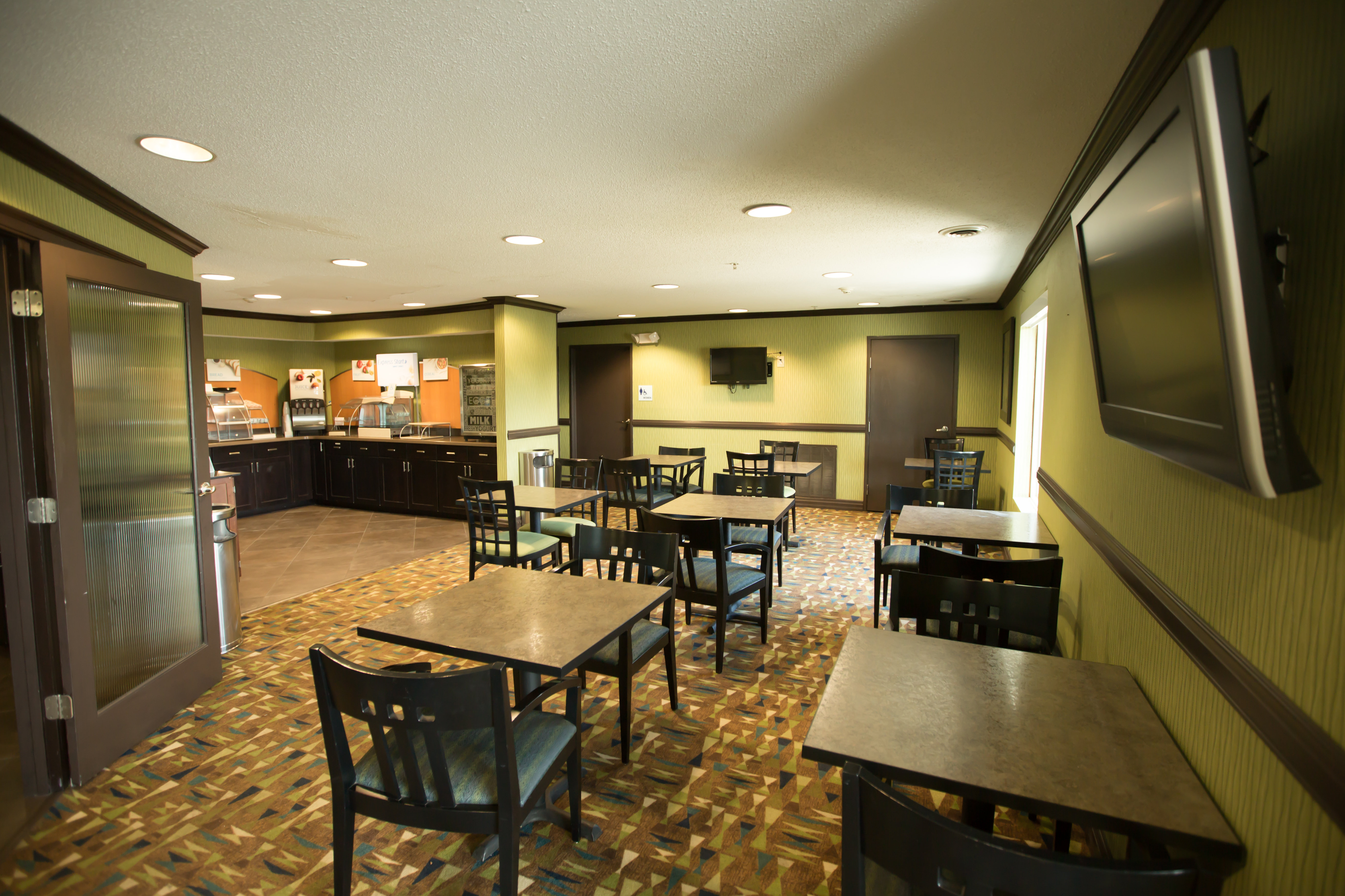 Holiday Inn Express Hotel & Suites Madison 50/60