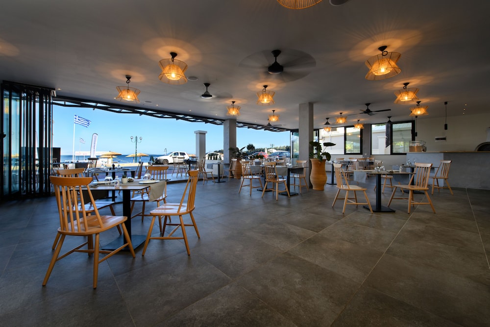 Ipsos Di Mare - Adults Only 30/41