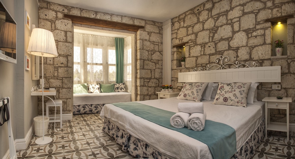 Vodina Hotel 16/50