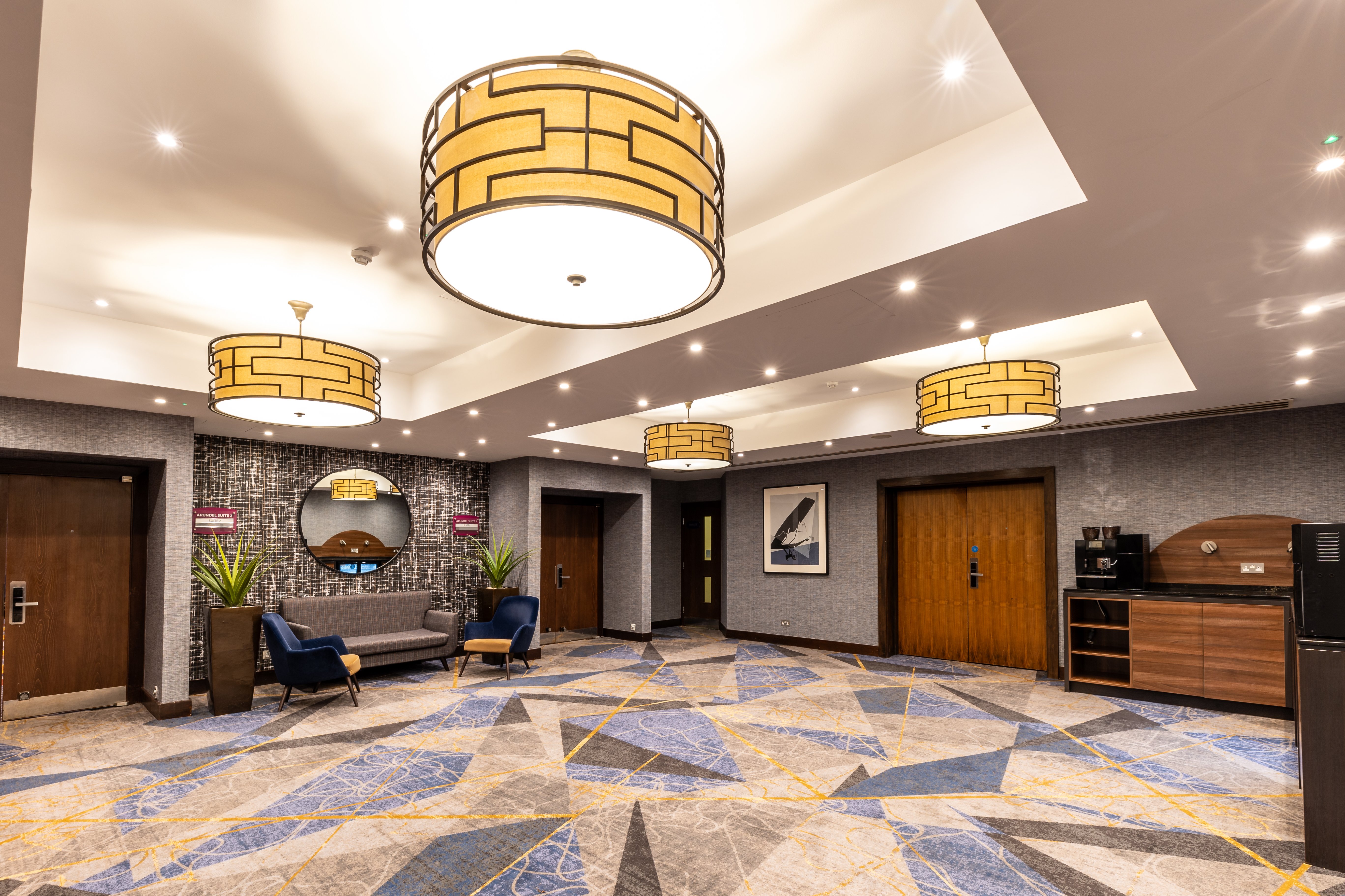 Crowne Plaza London Gatwick Airport 9/83