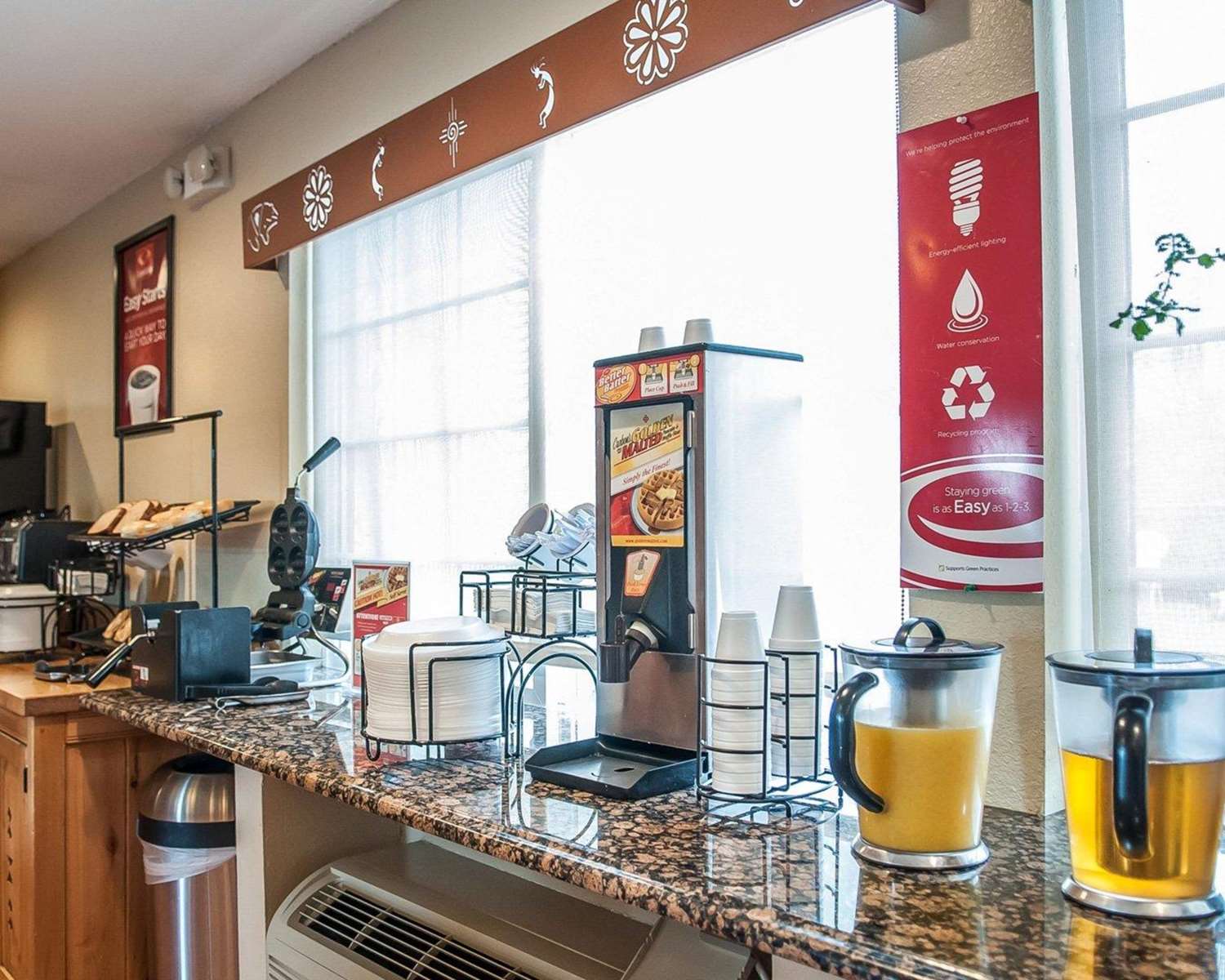 Econo Lodge Inn & Suites Santa Fe, NM 20/30