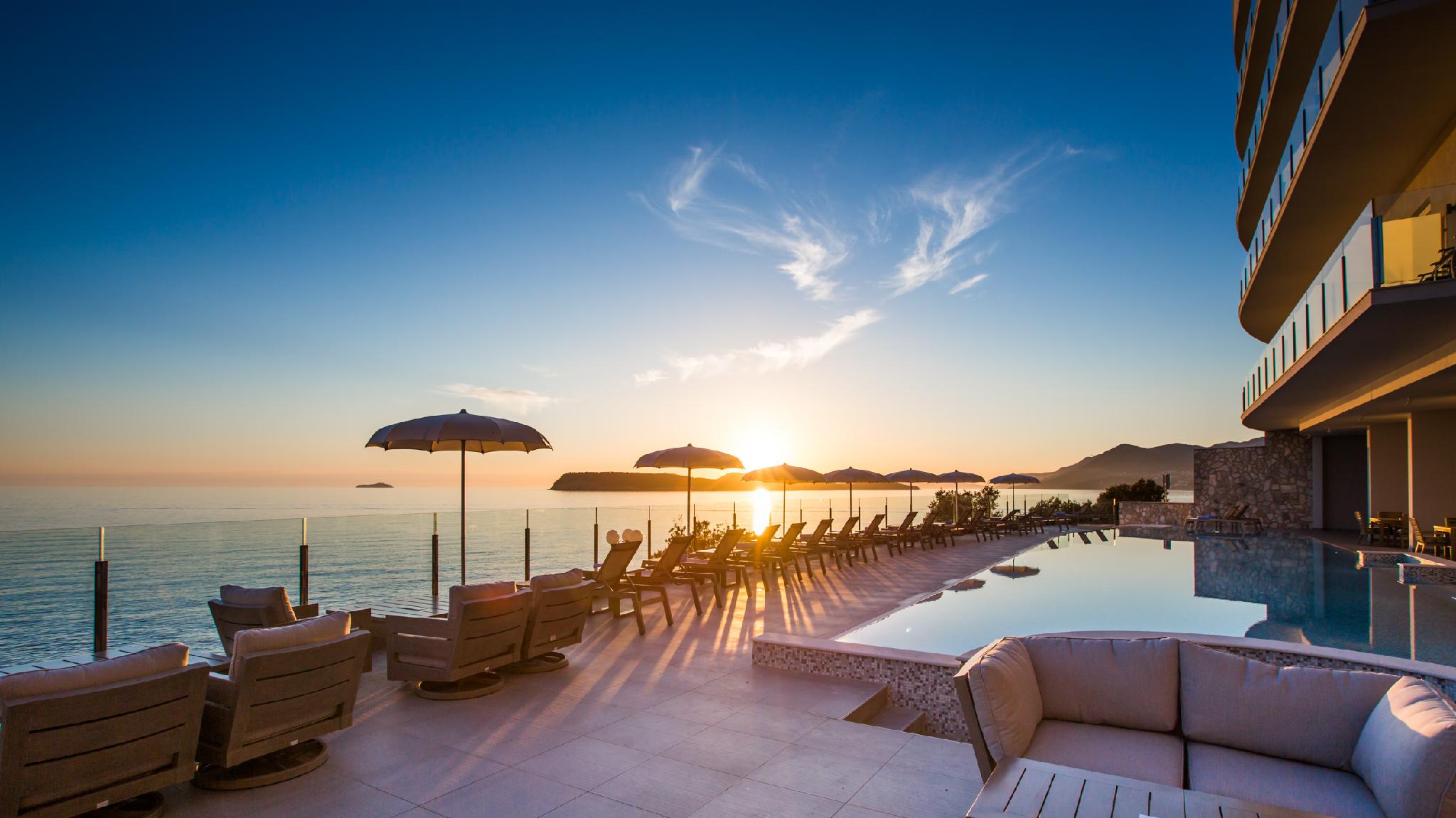 EXECUTIVE, SUITE, SEA VIEW