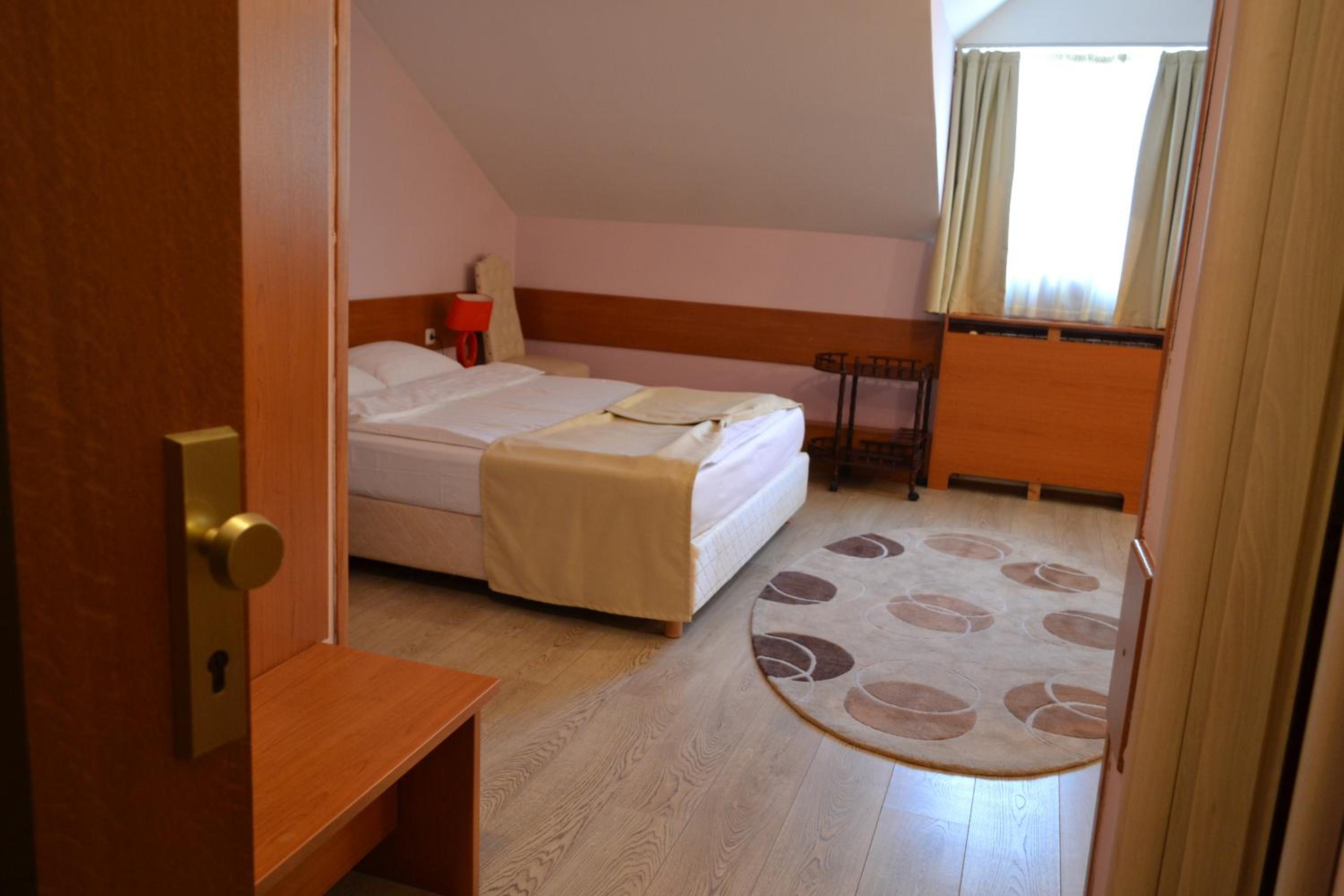 Hotel Tomce Sofka 24/48