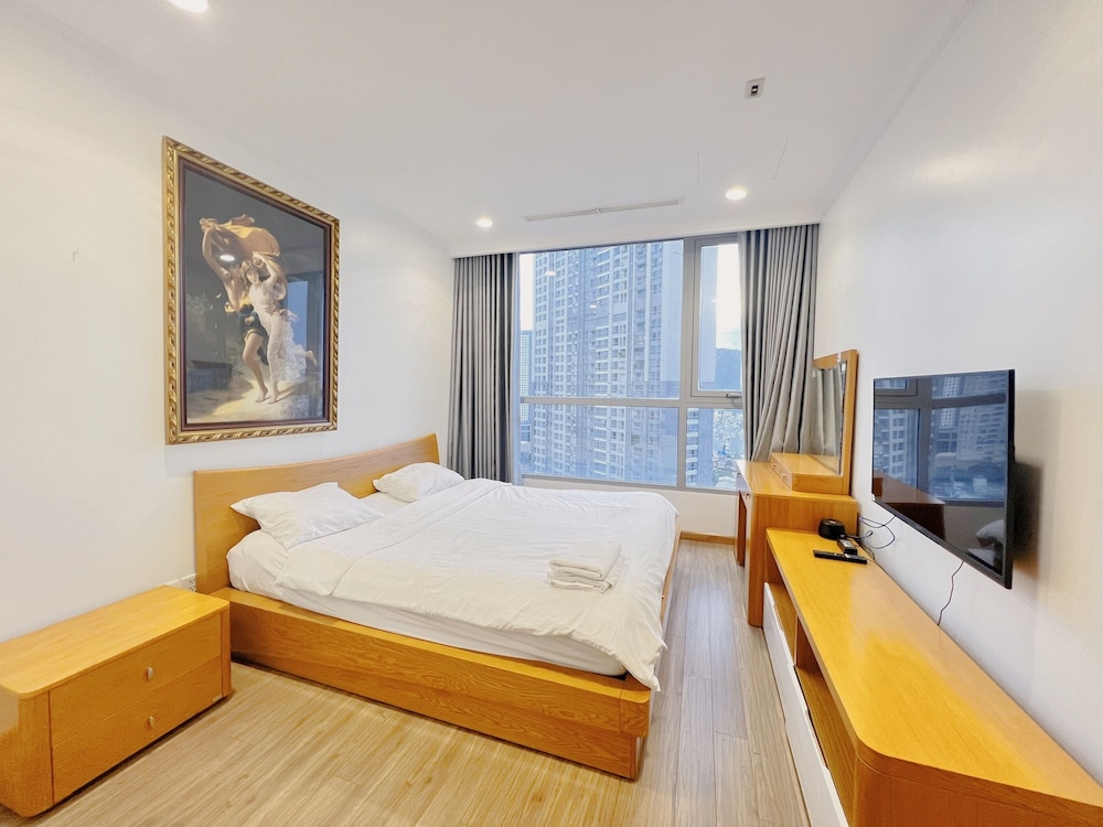 3 BEDROOMS, EXECUTIVE, APARTMENT