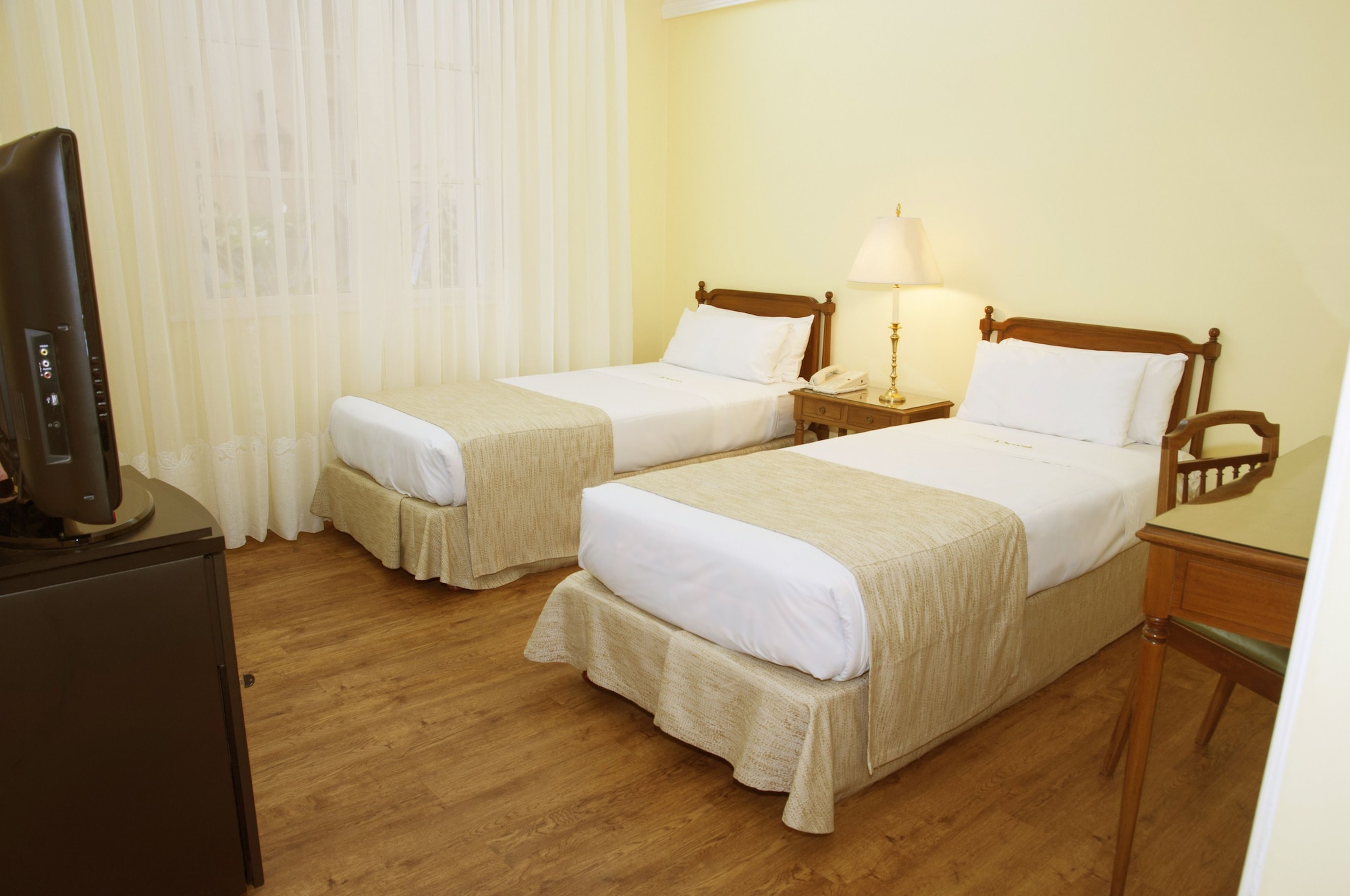 غرفة قياسية بسريرين منفصلين، DORA HOTEL BUENOS AIRES 6/8