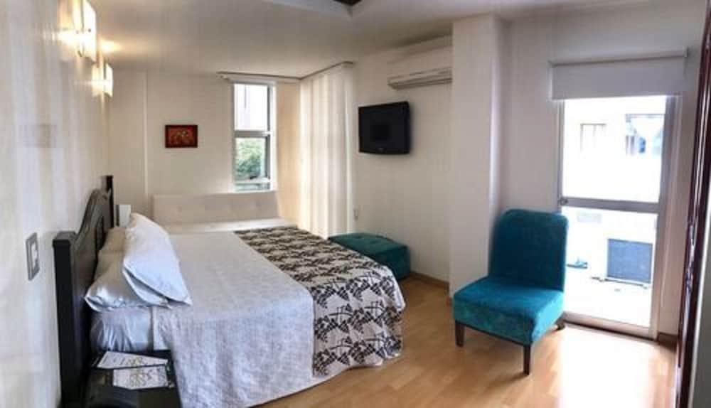 Hotel Bolivar Plaza 28/61
