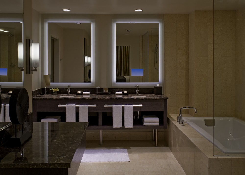 Hyatt At Olive 8 42/69