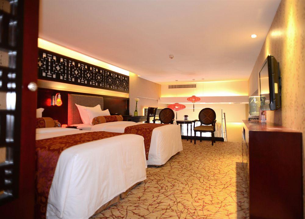 Exquisite, 2 Double Beds