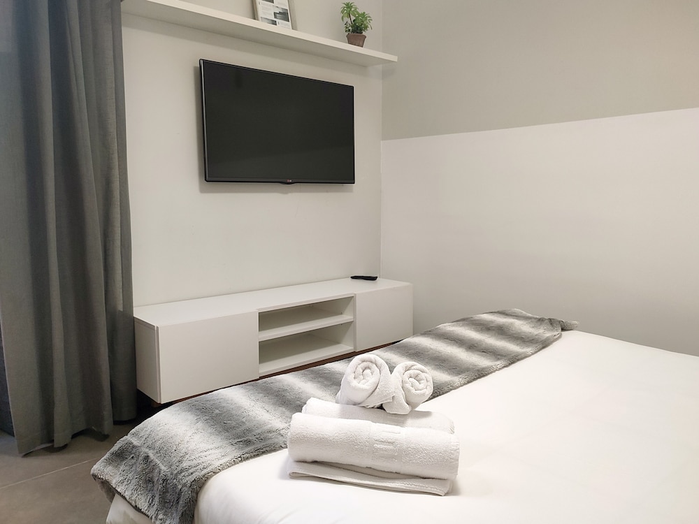 Flats Friends Soho Suites 57/64