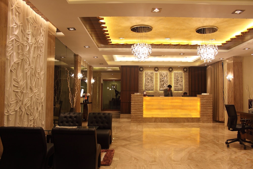 Pristine Residency Hotel 4/16