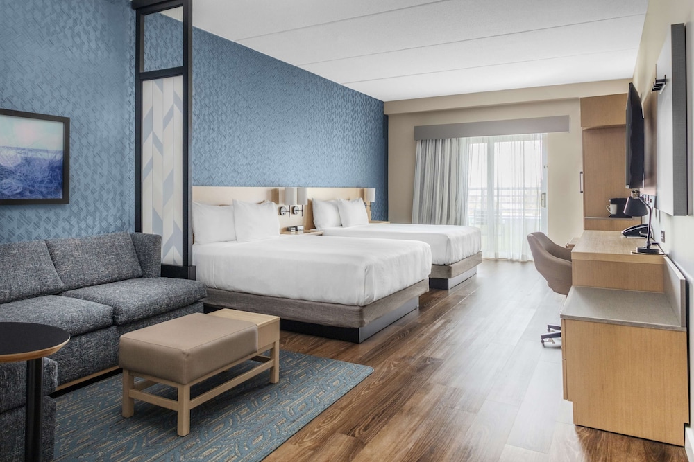 ROOM, 2 QUEEN BEDS, SOFA, BALCONY