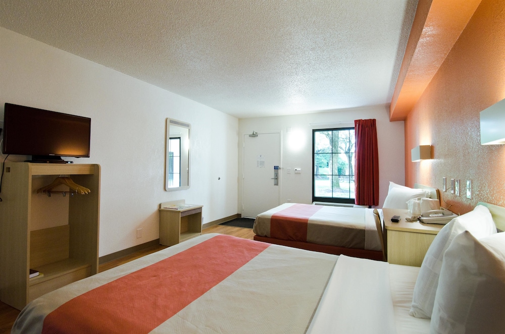 Motel6 Frederick, MD - Fort Detrick 26/47