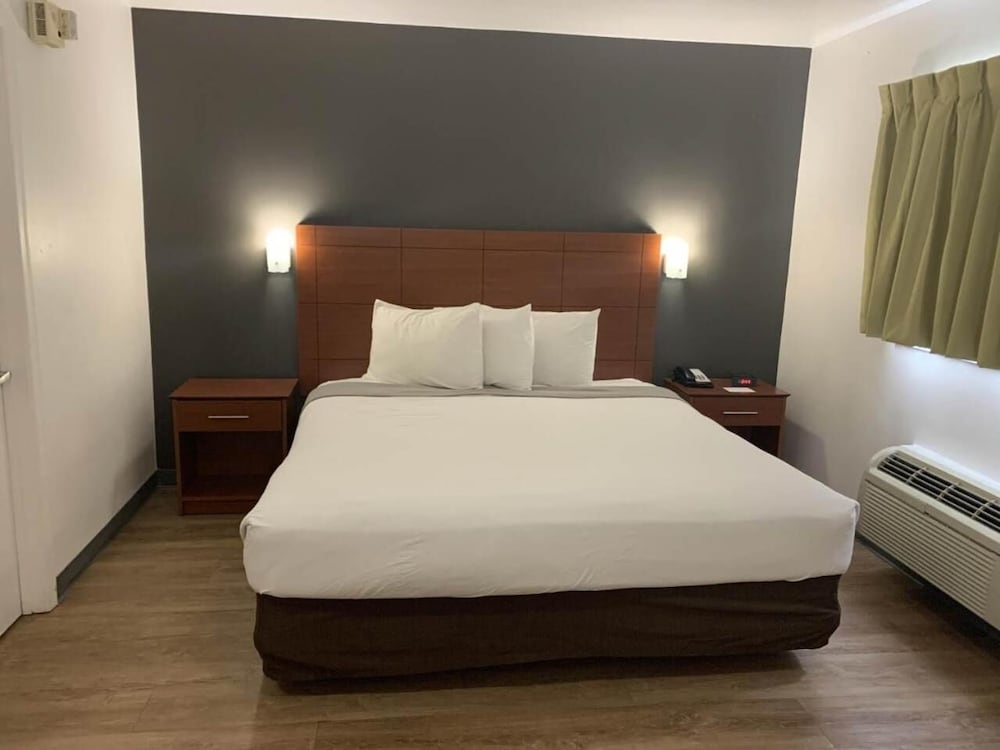 Standard, King Bed, Kitchenette
