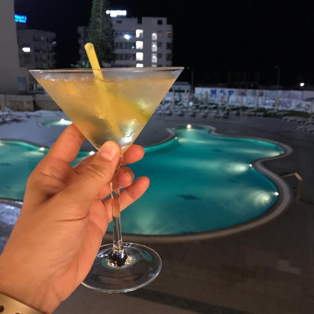 Odessa Beach Hotel 30/65