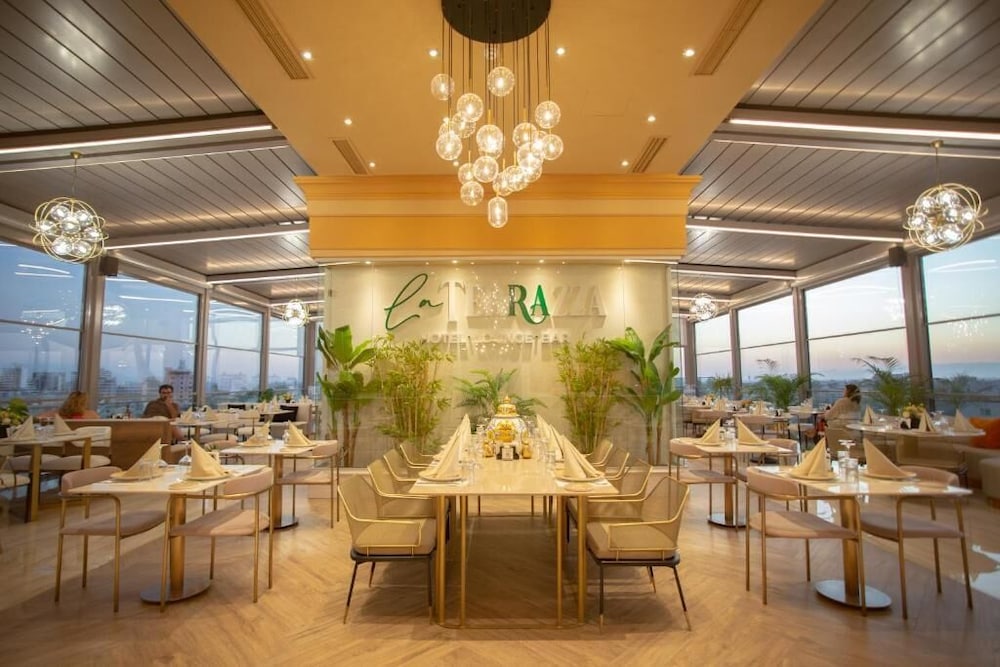 LA TERRAZZA HOTEL 51/60