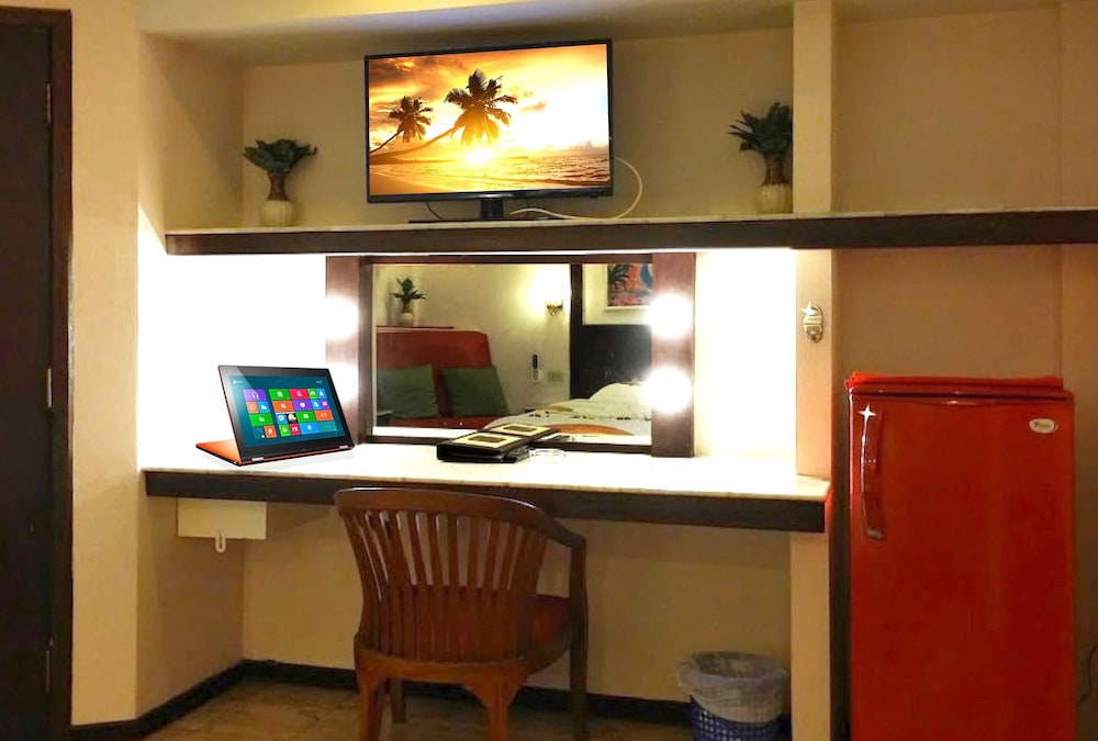 Paradise Inn 46/49