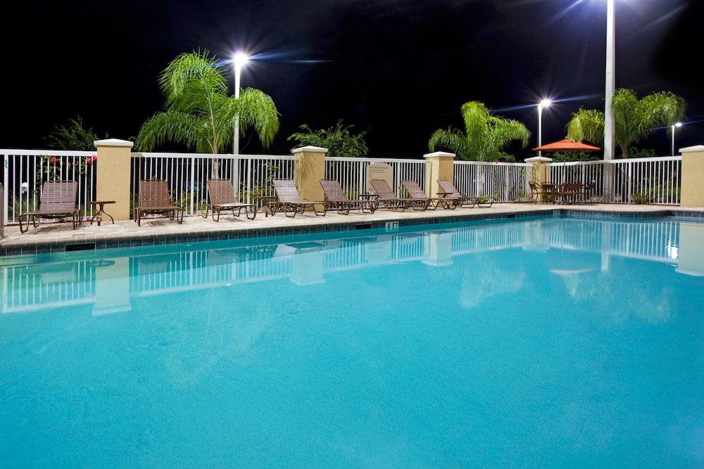 Holiday Inn Hotel And Suites Orange Park 7/55