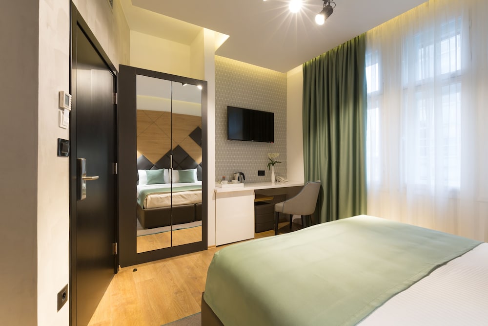 Capital Hotel Garni 10/55