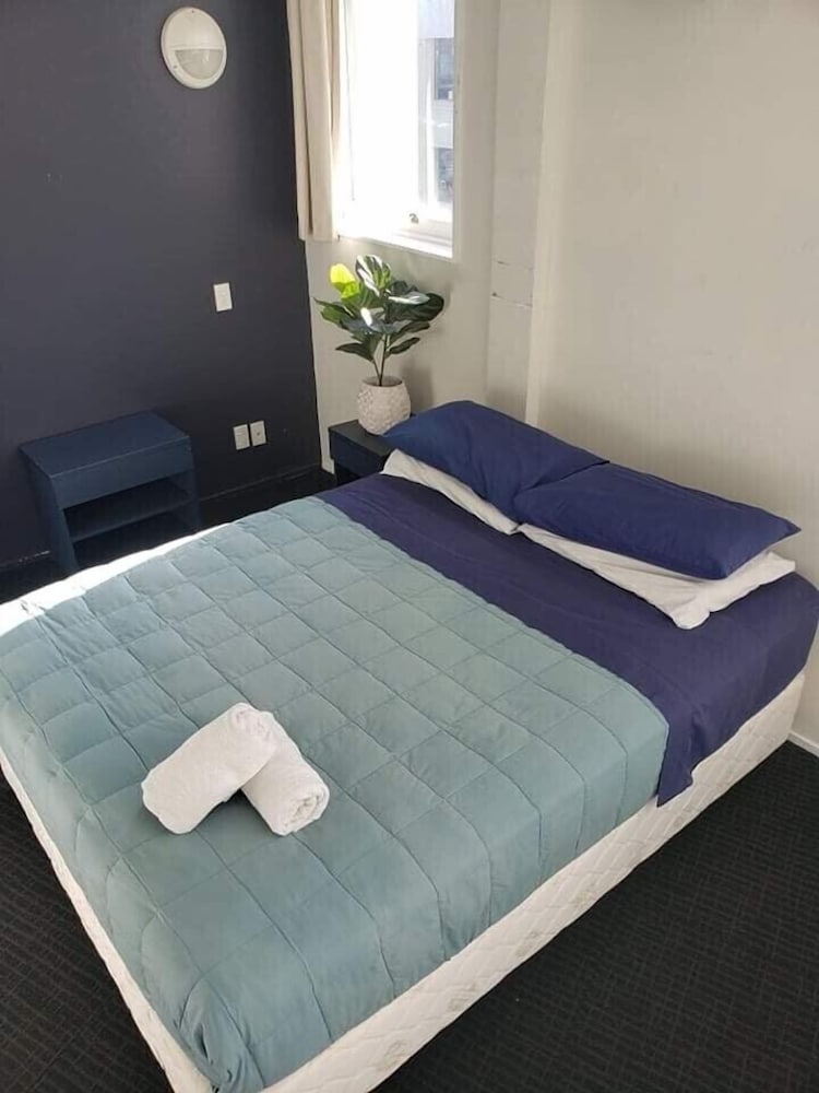 Nomads Capital Backpackers Wellington- Adults only 22/63