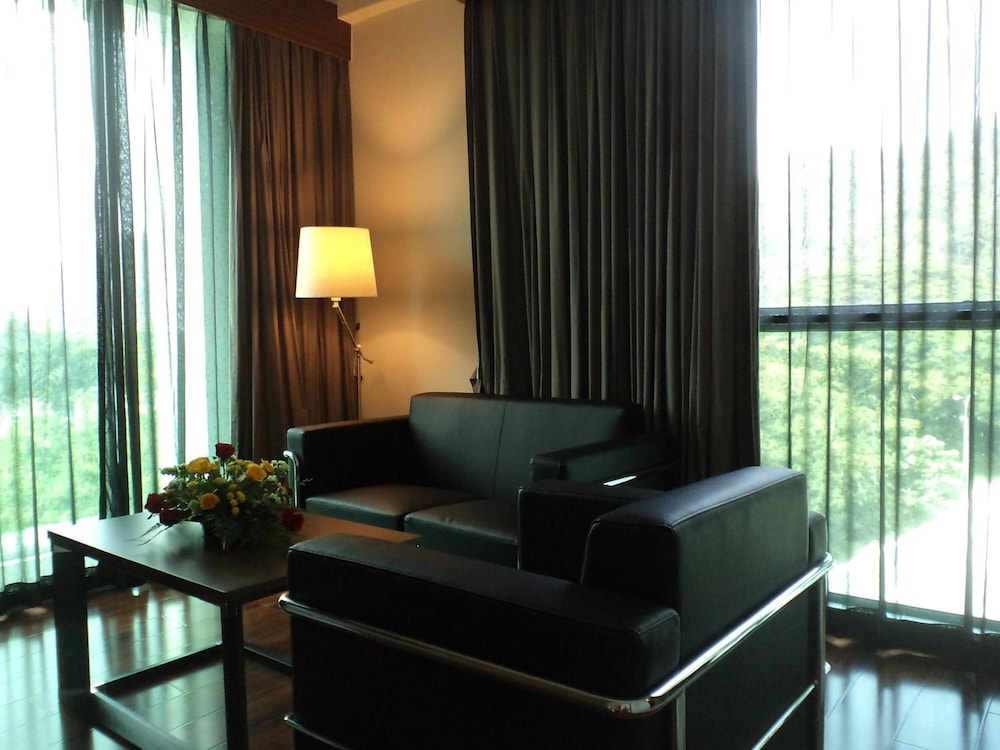 Symphony Suites Hotel 14/31