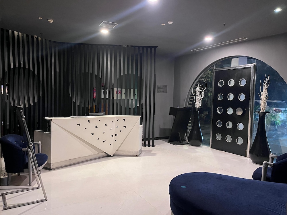 The Toy Hotel 26/50