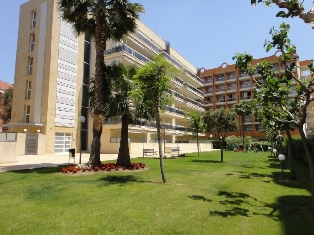 Rentalmar Ventura And Village Park Families Only 68/76