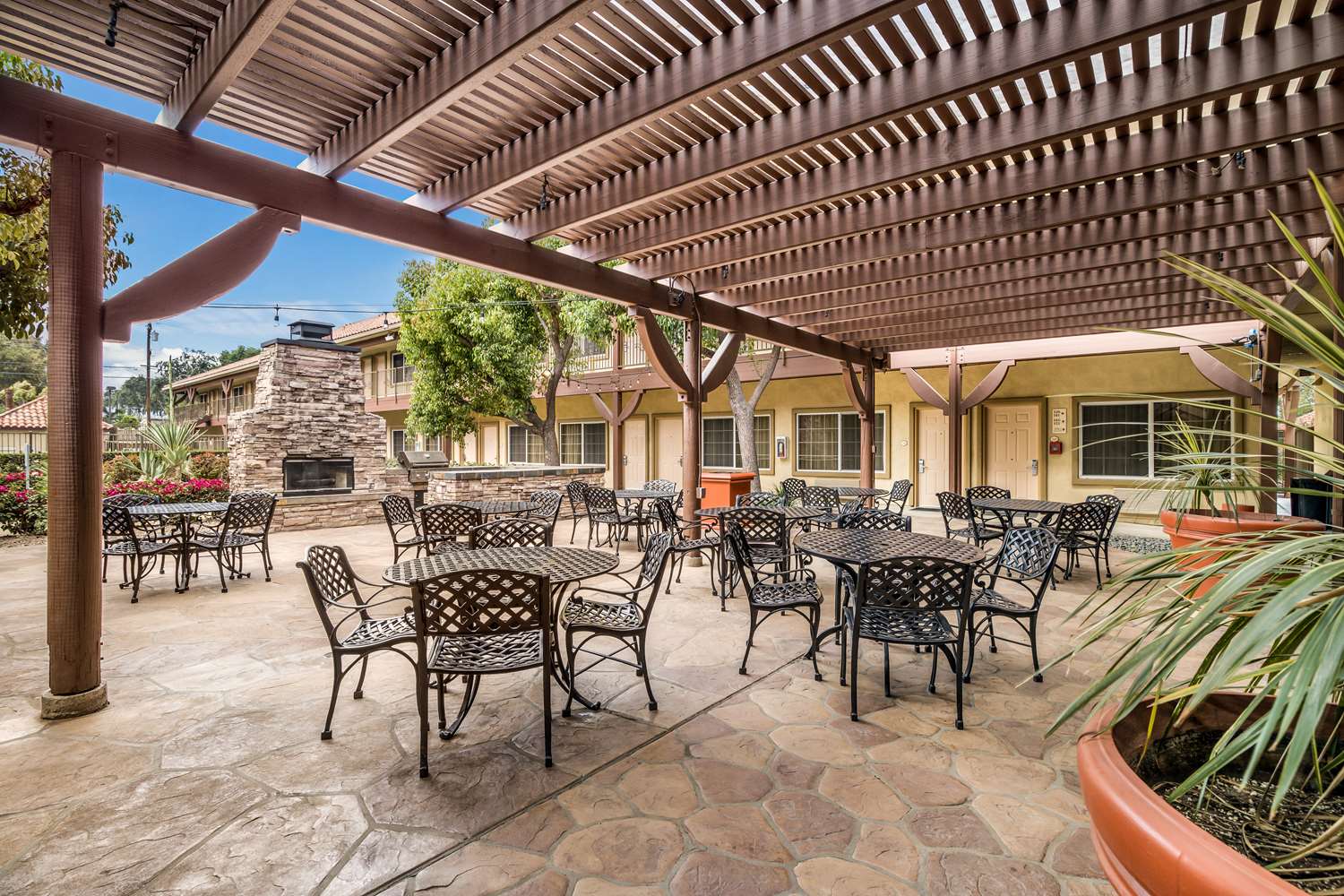 Best Western Corona Hotel and Suites 22/33