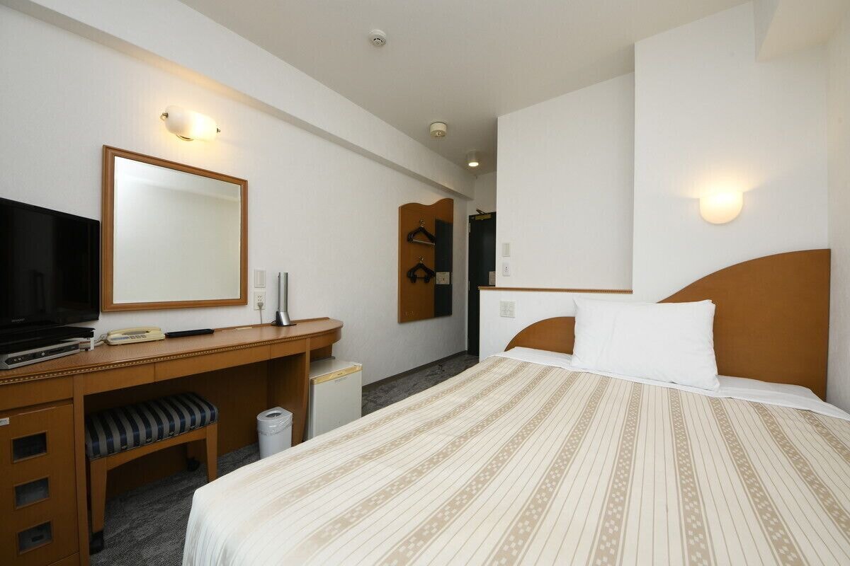 غرفة بسرير مزدوج في طابق منخفض، Naha Beach Side Hotel 2/6