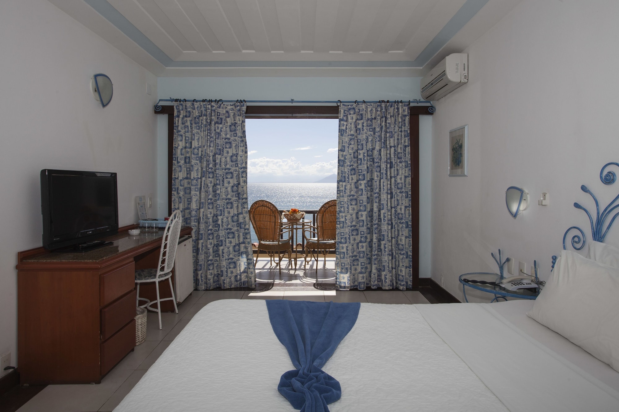 غرفة ديلوكس بسريرين منفصلين بإطلالة على البحر، Colonna Park Hotel 3/8