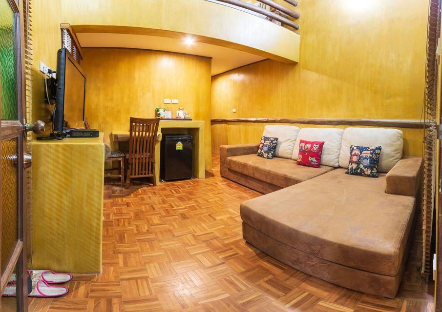 DUPLEX, FAMILY, MULTIPLE BEDS, PATIO, GARDEN AREA